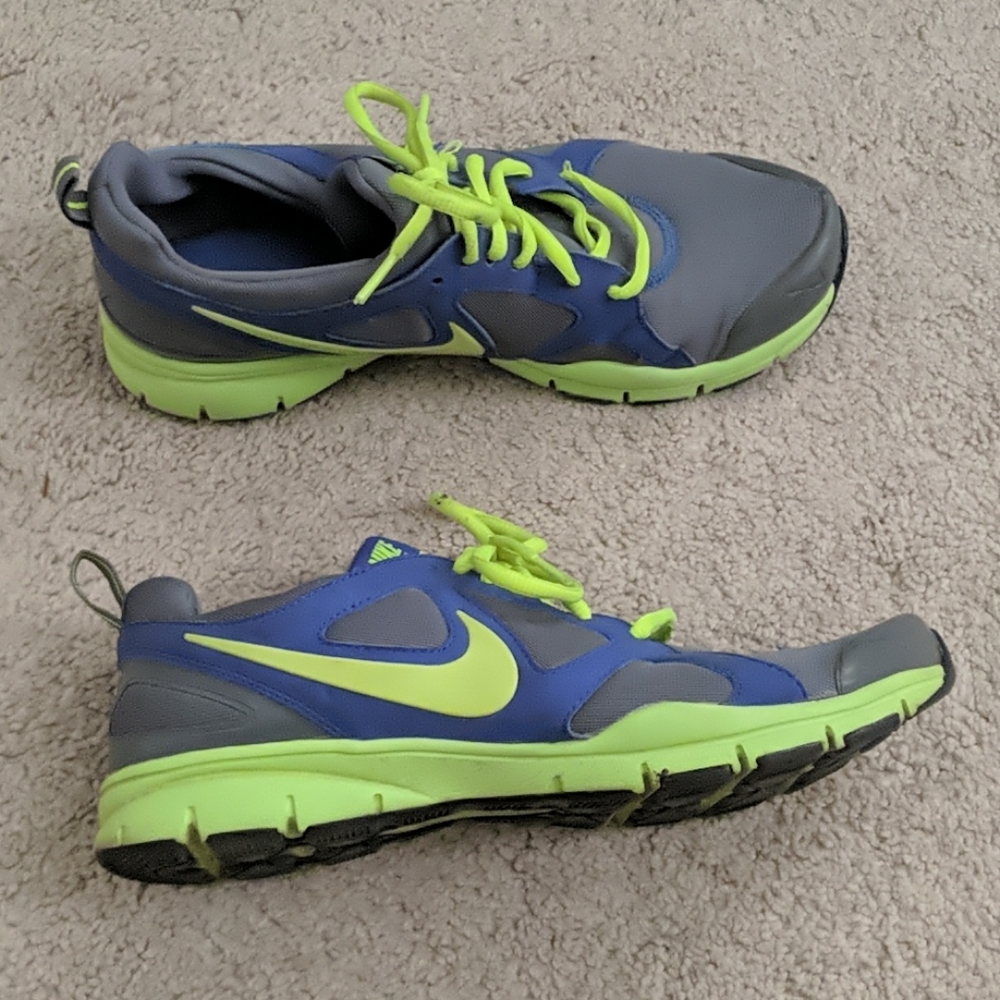 Nike Training Shoes - Picture 2 of 4